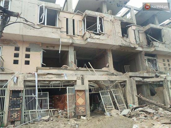 Nỗi ám ảnh kinh hãi của người đã giúp anh Cường lăn vật liệu nổ ra ngoài - Ảnh 1.