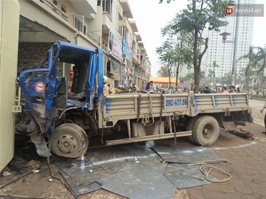 Nỗi ám ảnh kinh hãi của người đã giúp anh Cường lăn vật liệu nổ ra ngoài - Ảnh 3.