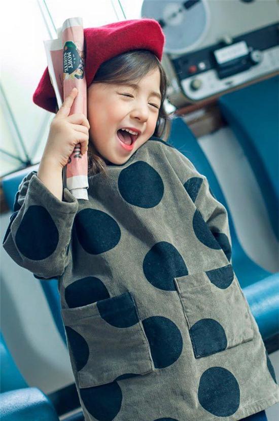 50 sắc thái đáng yêu của 'em bé xinh nhất Hàn Quốc'