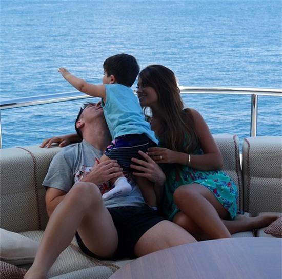 other-sparkling-spaces-of-family-dinh-messi-5