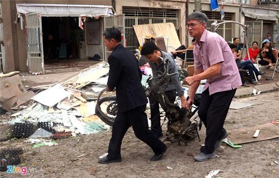 Canh hoang tan sau vu no lon o Ha Dong hinh anh