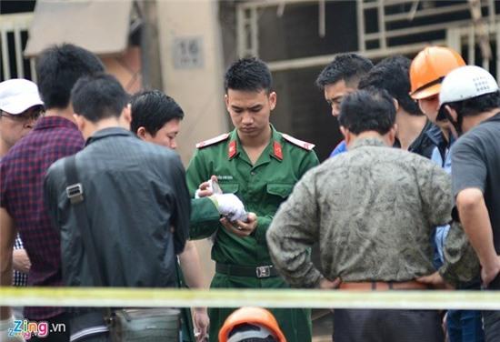 vu no o ha dong: truy tim nguoi cho khoi kim loai gay no hinh anh 2