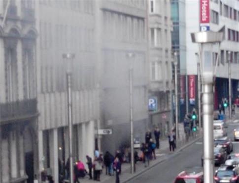 Them vu no o Bi, ngay gan tru so EU hinh anh