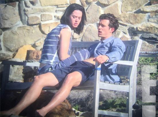 Katy Perry và Orlando Bloom công khai hôn môi nồng nàn - Ảnh 2.