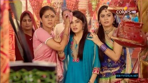 Vì tính cách của mình, nhân vật Sanchi phải hứng chịu nhiều hậu quả