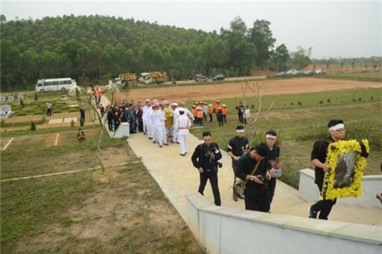 Linh cuu Tran Lap ve den nghia trang Phu Tho hinh anh