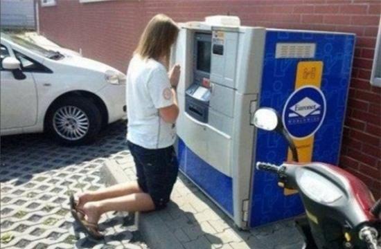 Thực hư chuyện rút tiền tại cây ATM ra giấy in chữ 500 nghìn đồng