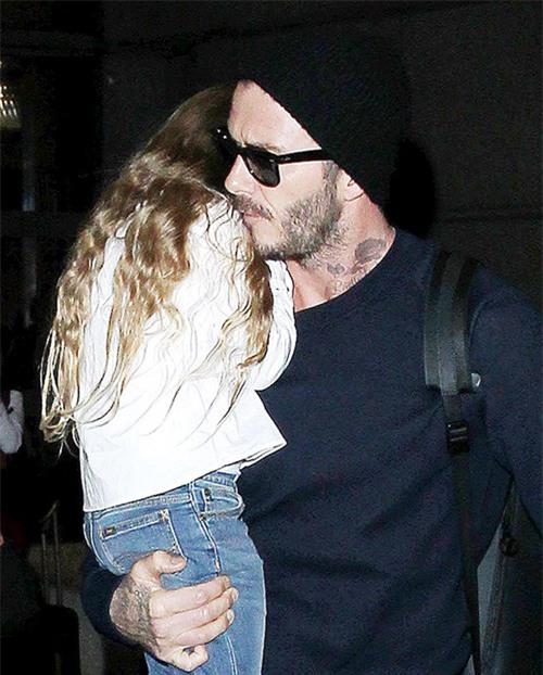 tieu-thu-harper-ngu-guc-tren-vai-bo-2