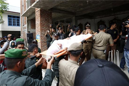 Ngoại tình, kẻ thứ ba, quất roi, hành vi vi phạm, pháp luật, vi phạm pháp luật