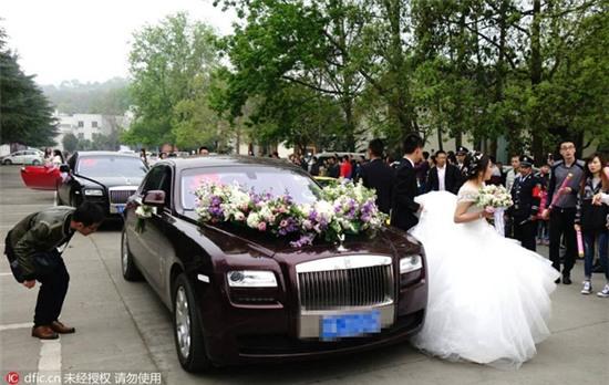 Đám cưới của công tử, tiểu thư nhà giàu với dàn siêu xe khủng - Ảnh 3.