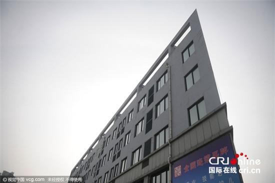 Những tòa nhà không thể mỏng hơn chỉ có ở Trung Quốc - Ảnh 9.