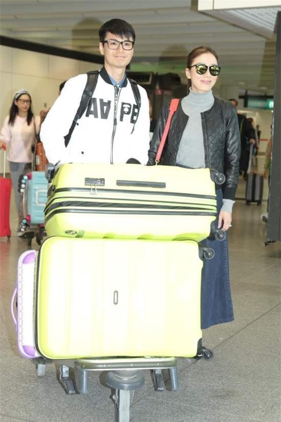 Duong Di va La Trong Khiem xuat hien lan dau sau le cuoi hinh anh