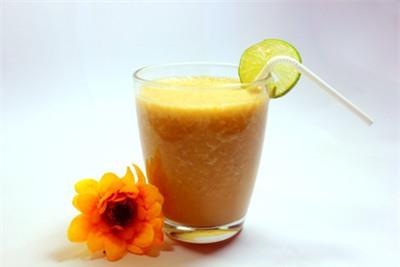 sinh-to-cam-chuoi-cho-lan-da-sang-dep-5