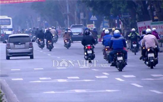 di thang nhung bat xi-nhan trai de “qua mat” csgt hinh anh 1