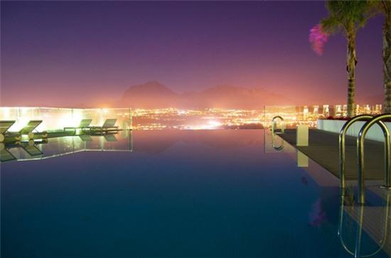 20 bể bơi sang chảnh nhất thế giới bất cứ ai cũng muốn bơi một lần - Ảnh 21.