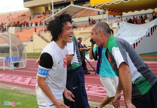 HLV Graechen he lo Cong Phuong co the sang Phap thi dau hinh anh 1