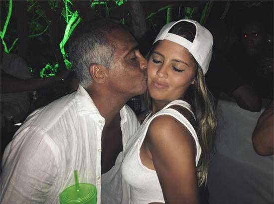 con-gai-romario-nghien-khoe-anh-nong-bong-1