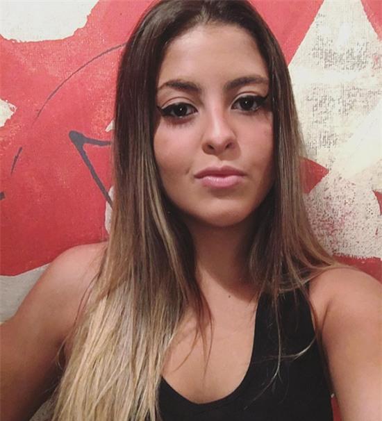 con-gai-romario-nghien-khoe-anh-nong-bong-11