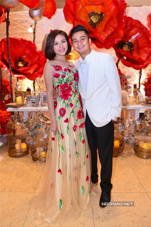 van-trang-mang-thai-con-dau-long-1