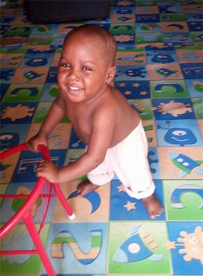 cau-be-nigeria-bi-bo-doi-suyt-chet-ngay-ay-va-bay-gio-1