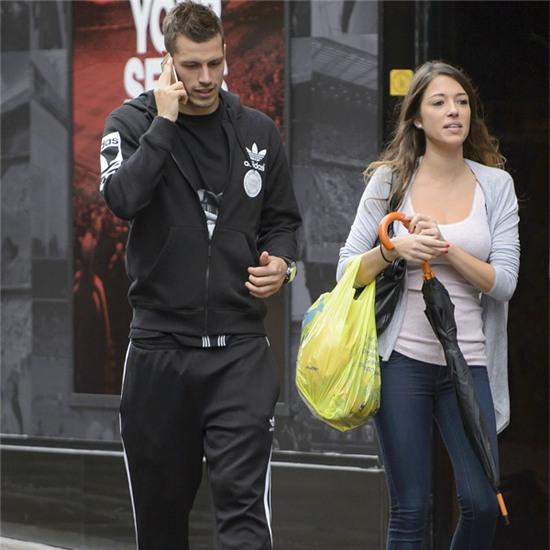 sao-trieu-phu-mu-cau-hon-nu-nhan-vien-ban-hang-6