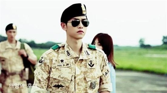 Song Joong Ki trở thành soái ca quân nhân