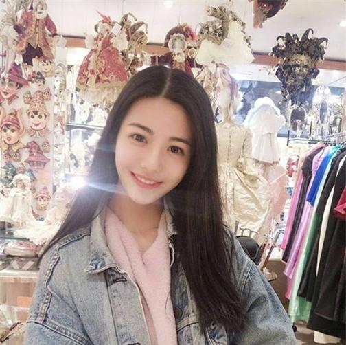 Cô gái xinh đẹp