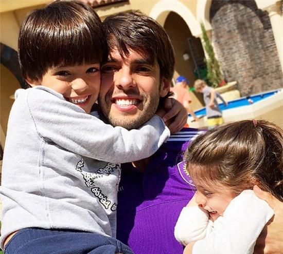 cuoc-song-sau-ly-hon-cua-kaka-8