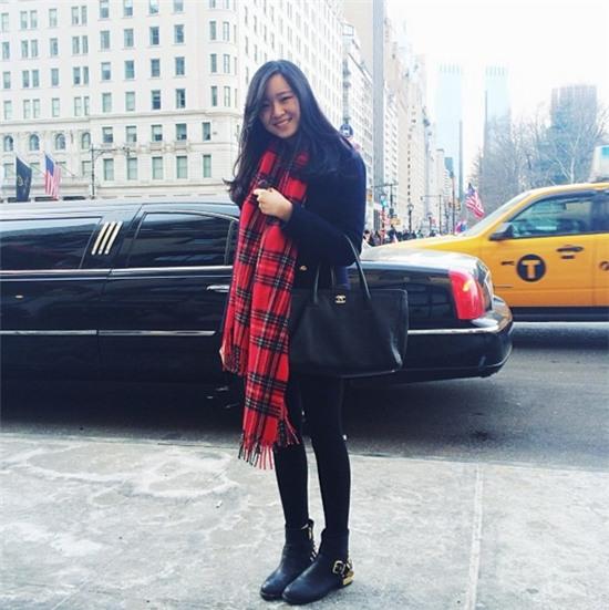 Hé lộ em trai bảnh bao và em gái xinh đẹp của thiếu gia nhà Tân Hoàng Minh - Ảnh 15.