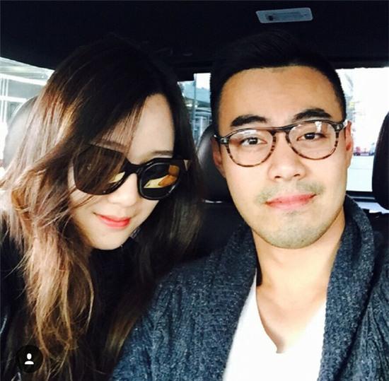 Hé lộ em trai bảnh bao và em gái xinh đẹp của thiếu gia nhà Tân Hoàng Minh - Ảnh 10.