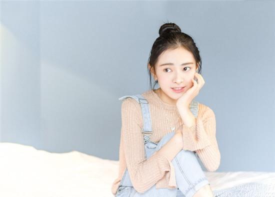 Chân dung Trương Hàm - mỹ nhân đang làm mưa làm gió trong cộng đồng mạng Trung Quốc những ngày vừa qua.