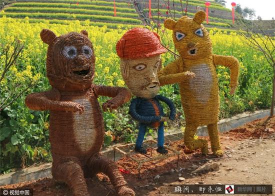 Du khách Trung Quốc đổ xô đi xem triển lãm... bù nhìn rơm - Ảnh 8.