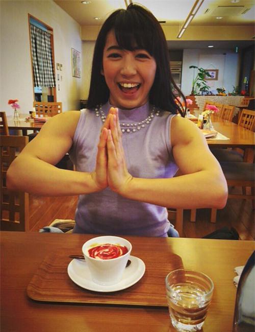 9X nổi tiếng Nhật Bản vì... gương mặt thiên thần, thân hình... đô vật - Ảnh 14.