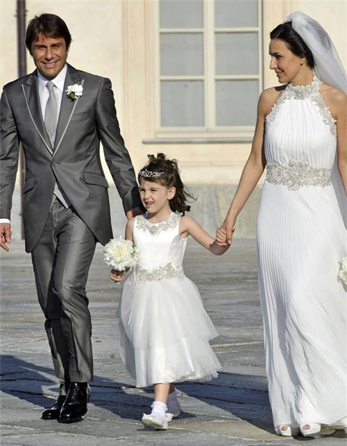 tan-hlv-chelsea-va-moi-tinh-lang-man-voi-co-hang-xom-8