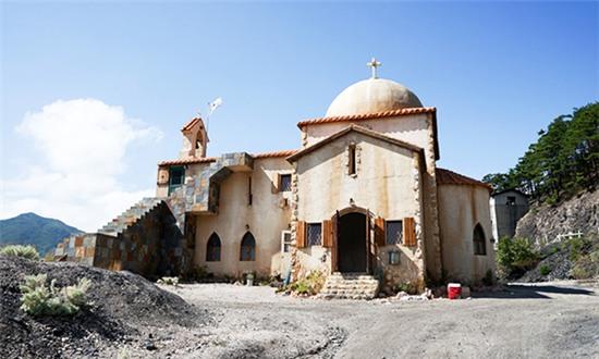 Đại bản doanh của đại úy Yoo một là một khu mỏ cũ của thành phố&nbsp;Taebaek.