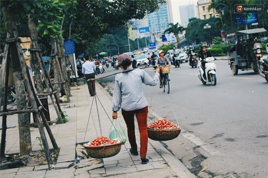 Bán nhót đỏ, mận chát thu lãi cả chục triệu/ngày thì chắc kéo nhau đi bán hàng rong hết! - Ảnh 6.