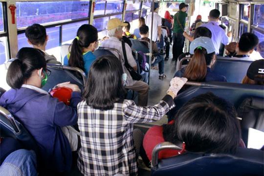  Hành khách phải chịu đựng nhiều mệt mỏi vì những bất tiện của xe buýt và cung cách phục vụ chưa tốt 