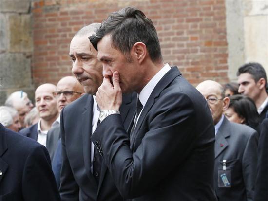 paolo-maldini-khoc-cuoi-trong-le-tang-bo-4