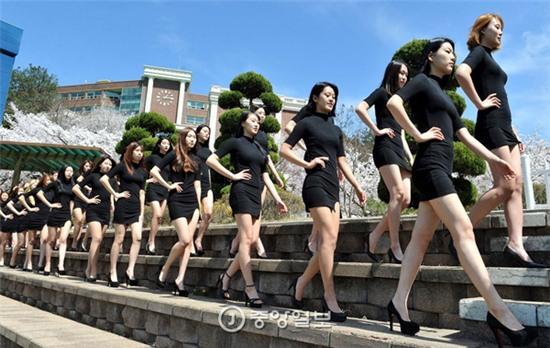 Hàn Quốc: Nam thanh nữ tú ngành thời trang khoe dáng siêu chuẩn dưới hoa anh đào - Ảnh 10.