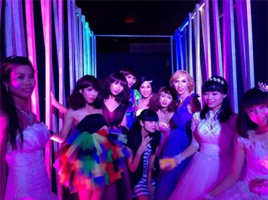 Góc khuất không thể sẻ chia cùng ai của những người mẫu chuyển giới - Ảnh 2.