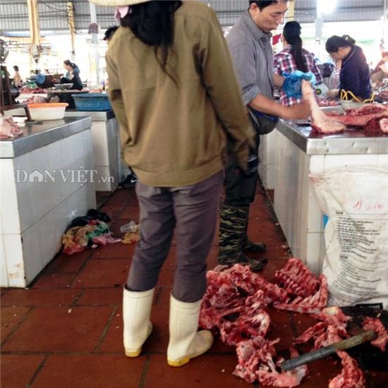 anh: rung minh voi thuc pham ban o cho dau moi hinh anh 2