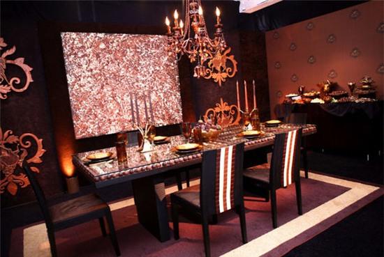 khách sạn kỳ lạ so-co-la