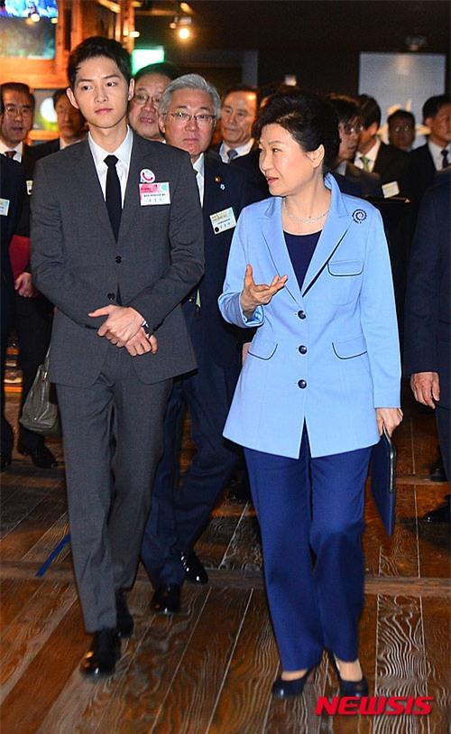 song-joong-ki-lich-lam-khi-dien-kien-tong-thong-5