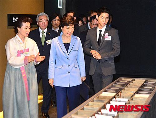 song-joong-ki-lich-lam-khi-dien-kien-tong-thong-7