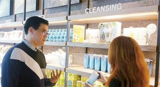 Loạt ảnh cho thấy nam giới Hàn Quốc nghiện trang điểm nhất thế giới - Ảnh 10.