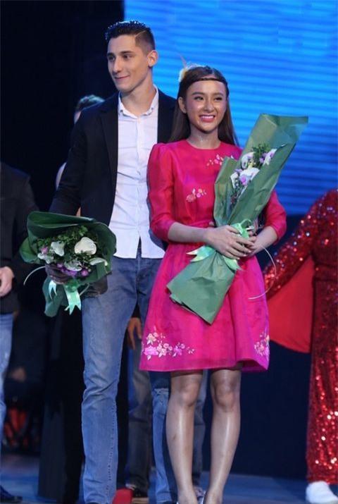 Đôi chân không được hoàn hảo của Phương Trinh.