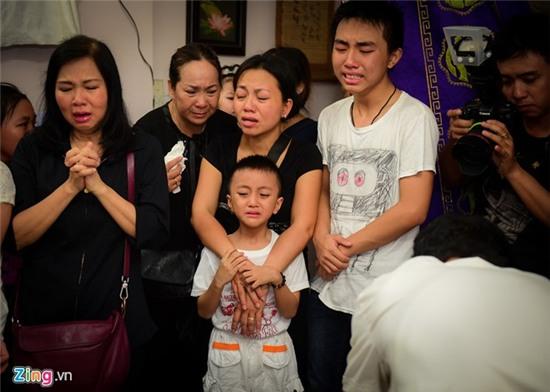 Nghe si Viet khoc khi den vieng nhac si Nguyen Anh 9 hinh anh 6