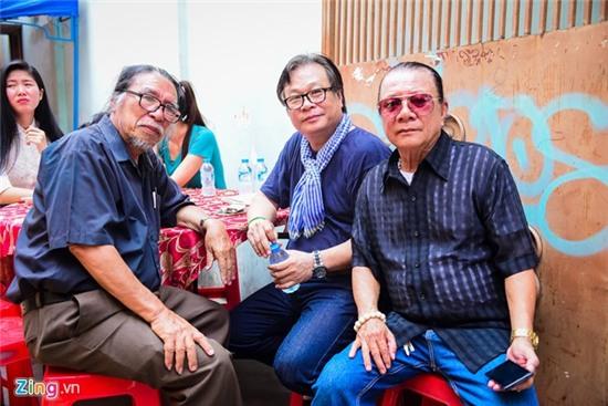 Nghe si Viet khoc khi den vieng nhac si Nguyen Anh 9 hinh anh 8