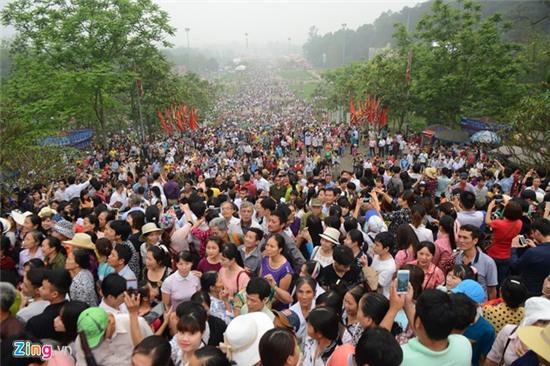 Cuoc giai cuu tre nho trong bien nguoi hon loan o Den Hung hinh anh 1