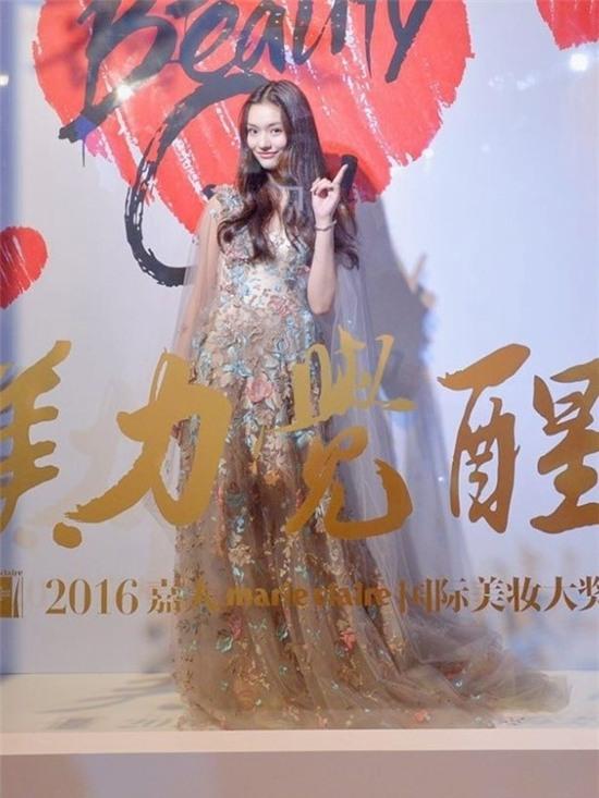 Sao 'My nhan ngu' chia tay ban trai sau vai thang hen ho hinh anh 1